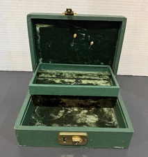 Vintage MCM Green Locking Jewelery Trinket Box 2 Tier With Key Velvet Interior