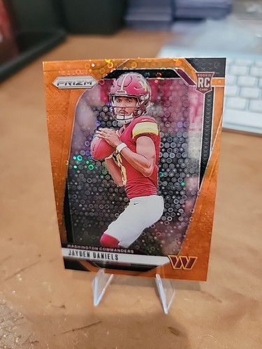 Jayden Daniels [Orange] #347 2024 Panini Prizm No Huddle card