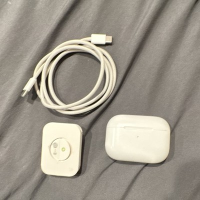 Apple AirPods Pro 2nd Gen White ANC, Transparency, USB-C Cable, Tips Case