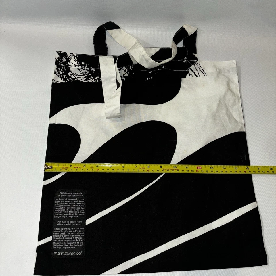 Sacola de compras floral preta e branca Marimekko - Imagem 4 de 4