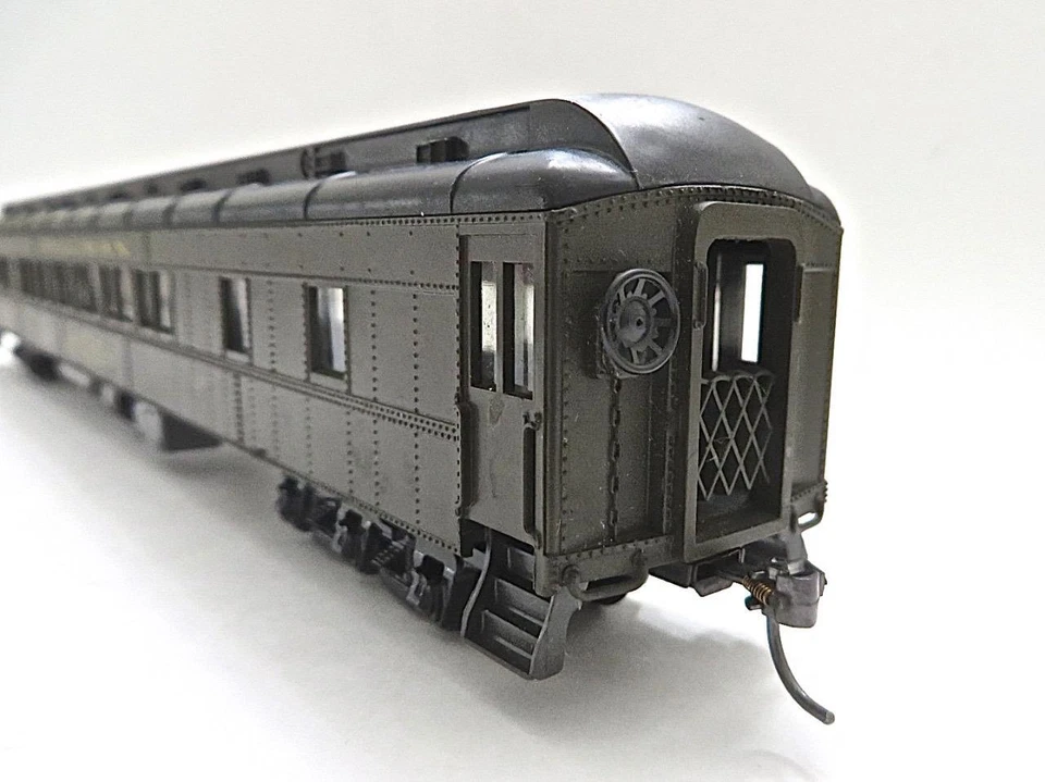 HO Rivarossi St Croix Diner Used by the Union Pacific UP from 1917-1934 LOW SHIP - Image 4 of 4