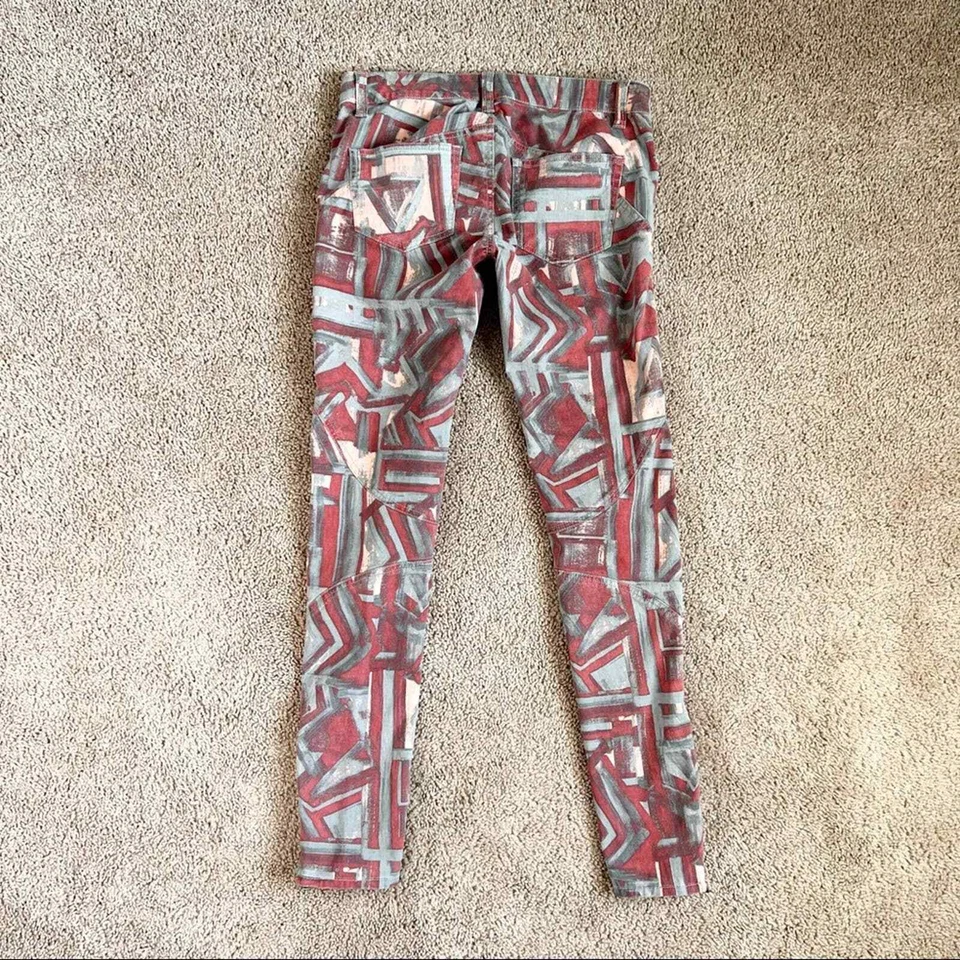 Pantalones ajustados Monika Chiang Moto para mujer 25 rojo gris geométrico tiro bajo cremallera al tobillo Foto 4 de 4