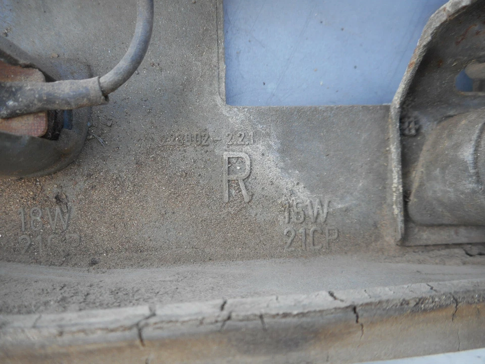 Mercedes Benz W111 W110 220 220b Fintail Taillight Bulb Holder Right tail light Foto 3 de 4