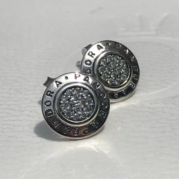 Nuevos Pendientes Genuinos Pandora Firma Pandora Logotipo Circonita cúbica 290559CZ Foto 4 de 4