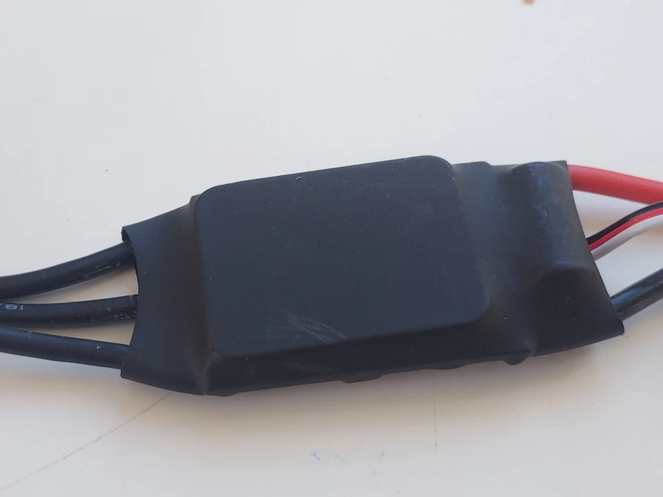 Hobbywing 20A 3P Regler 2-3 LiPo neuwertig - Bild 4 von 4