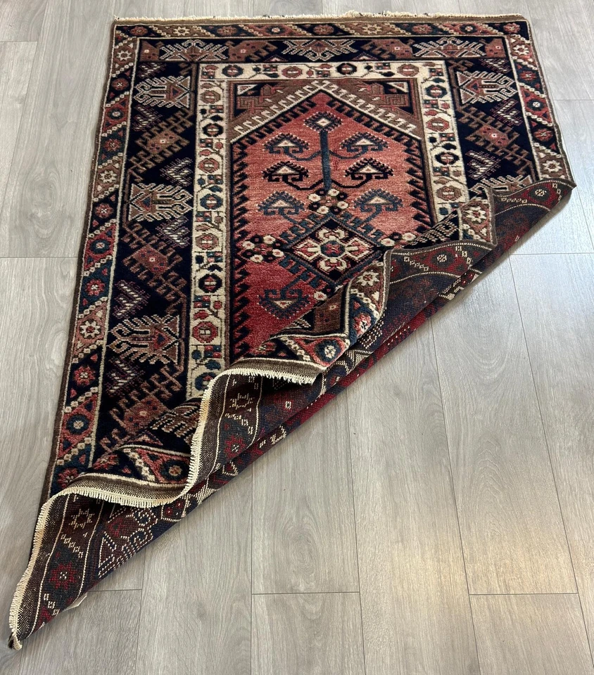 Vintage Malay Oriental Rug Persian Carpet Rug 173cm x 118cm C80158 - Image 3 of 4