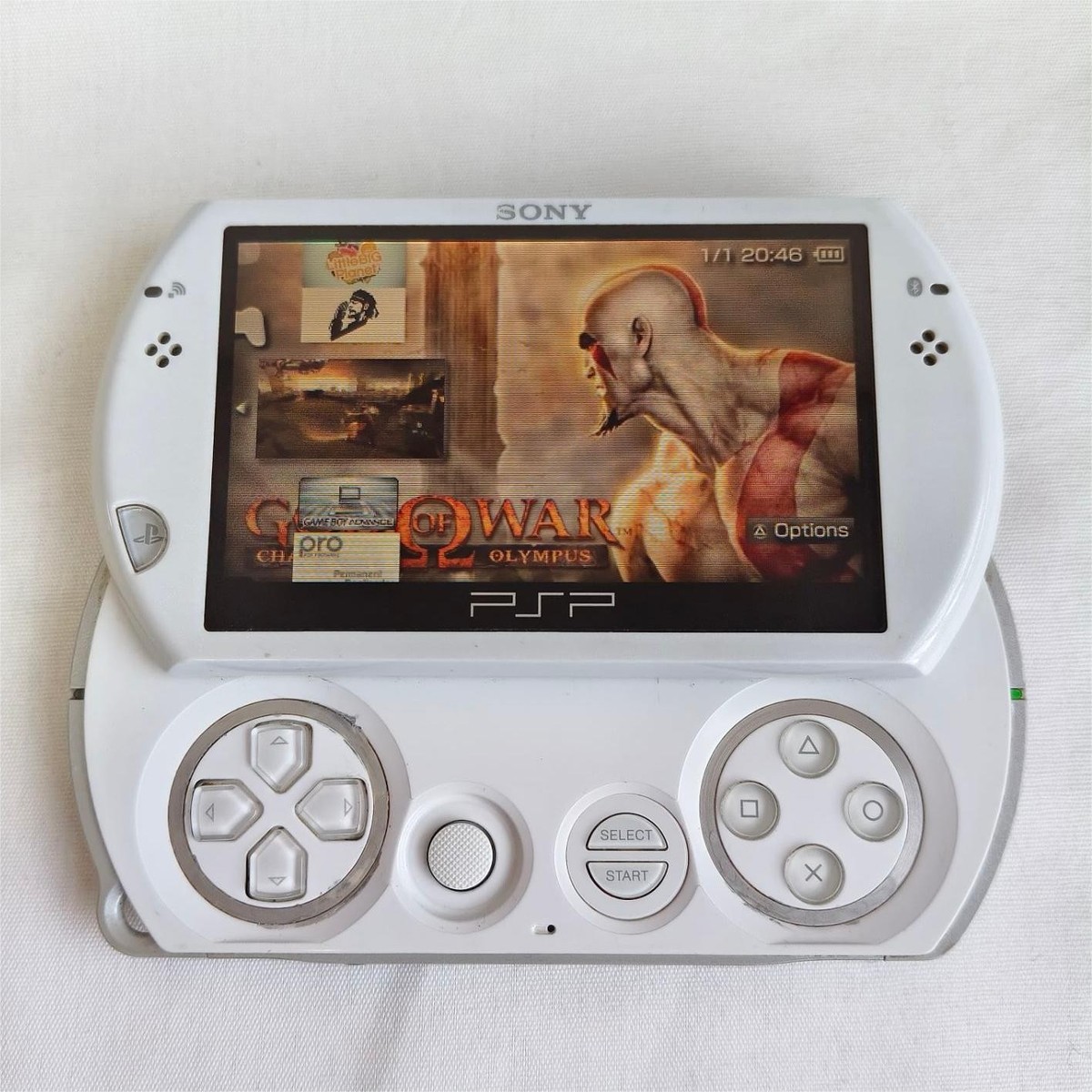 Sony PSP GO console White with Charger PSP-N1000 tested work well