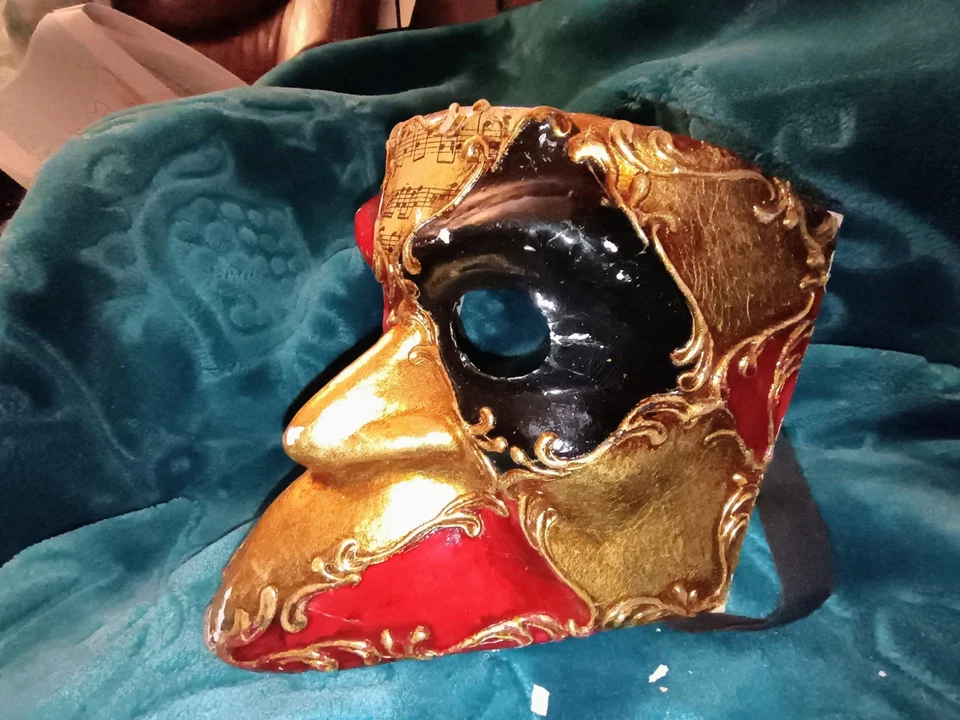 Eyes Wide Shut Venetian Paper Mache Masks - Image 2 of 3