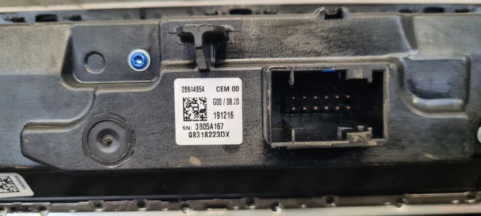 PEUGEOT 3008 MK2 (PH1) (P84) 2019 HEATER CONTROL PANEL AND SWITCHES 98318223DX - Image 3 of 4