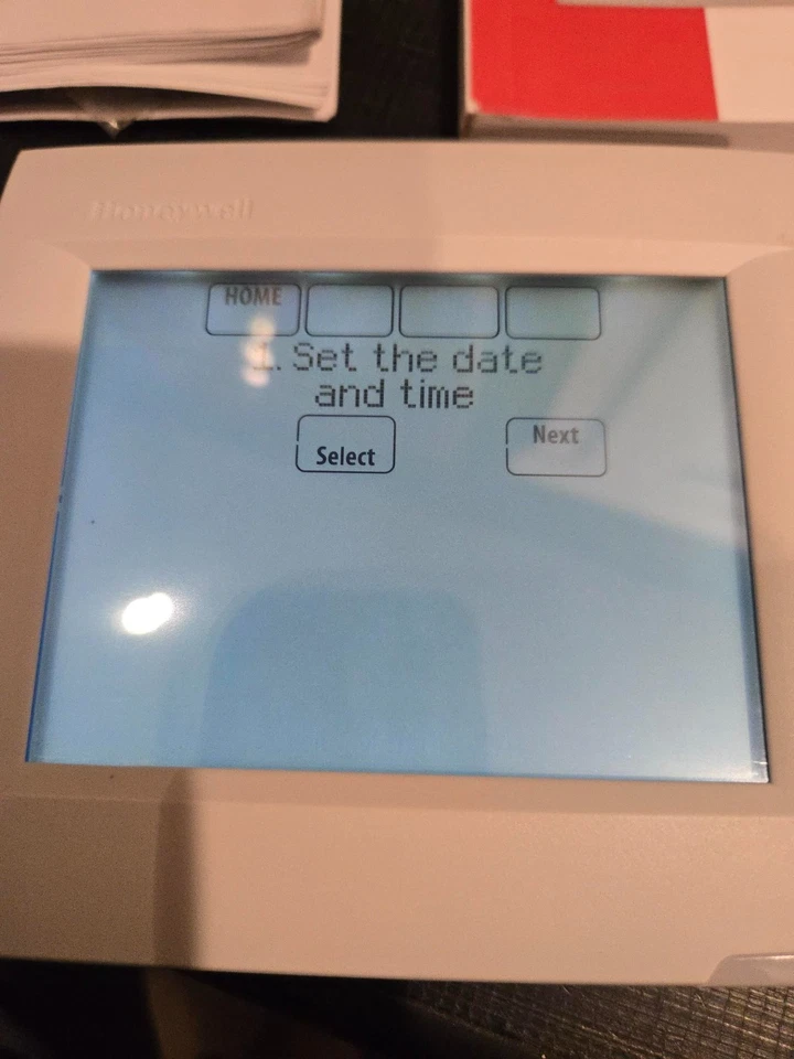 Honeywell VisionPRO Wi-Fi Digital Programmable Thermostat (TH8321WF1001) - Image 3 of 3