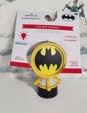 Hallmark Ornament DC Comics Batman Bat Signal Light Up Exclusive Desk Figure