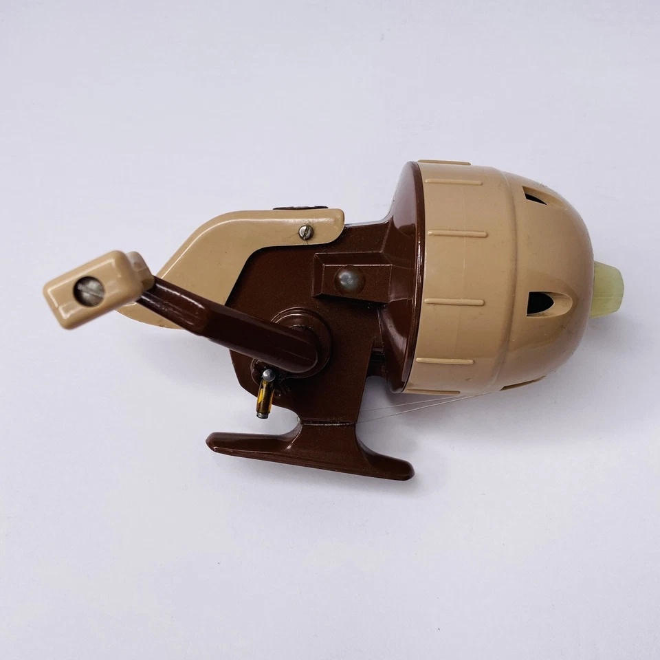 VTG Eagle Claw Spin Casting Fishing Reel Model EC7 USA Orig Manual Spool Grease - Image 4 of 4