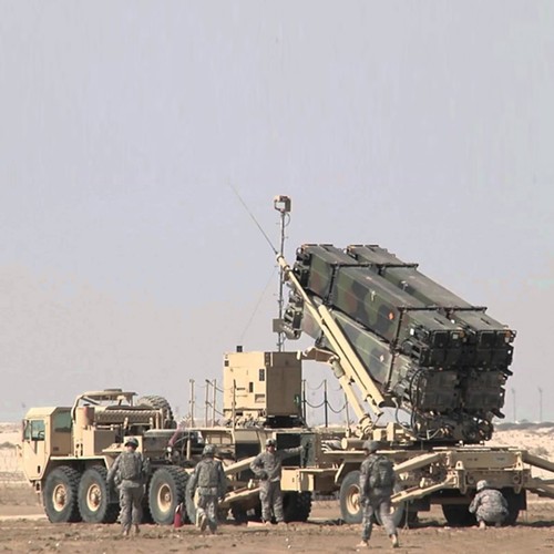 TRUMPETER 01040 1/35 ESTACIÓN DE LANZAMIENTO US M901 CON KIT DE SISTEMA MIM-104F PATRIOT SAM - Imagen 7 de 7