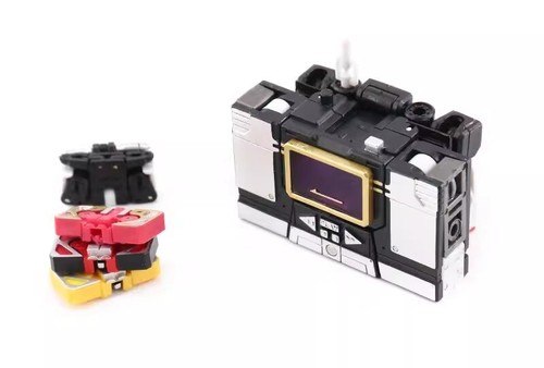 New Robot Soundblaster With Cassette Decepticon DX9 X33-B Action Figure Toys 4" - Picture 7 of 16