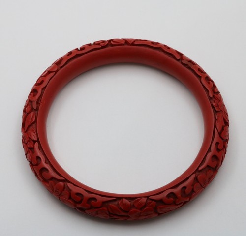 Vintage Red Cinnabar Chanterelle Bangle Bracelet - Picture 4 of 7