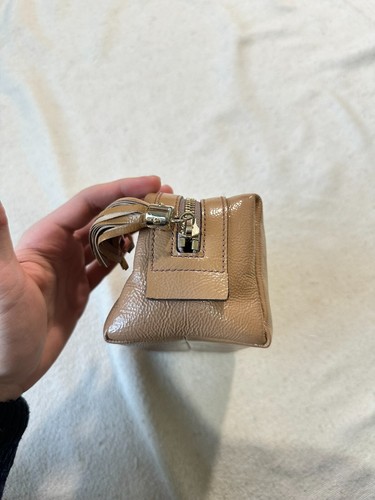 Authentic Gucci Soho Cosmetic Pouch Patent Beige Leather Logo - Picture 9 of 19