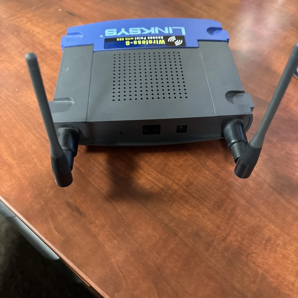 Linksys WAP54G Wireless-G Access Point Router - Image 3 of 4