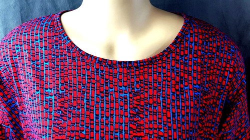Womens sz M Lularoe Nwts Irma red blue Shirt hi lo hem blue 718l33cb2 - Picture 2 of 6
