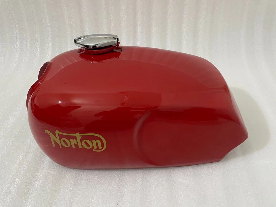 NORTON COMMANDO ROADSTER RED PAINTED PETROL TANK 750 +CAP + SIDE PANEL |Fit For - Image 4 of 4