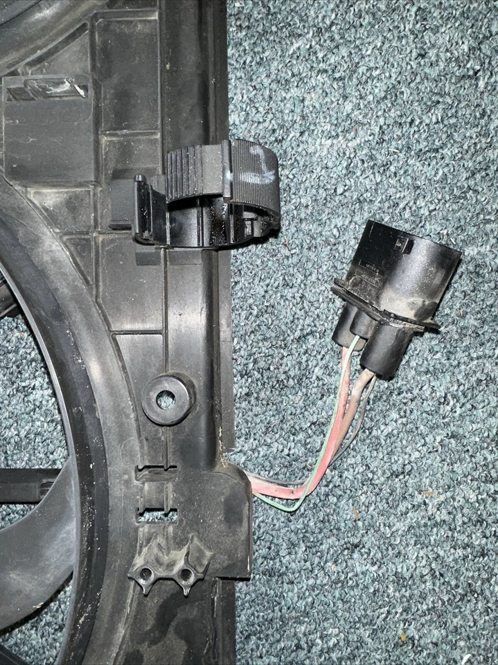 Volkswagen Jetta 2005 ventilador radiador conjunto ventilador motor Foto 3 de 4