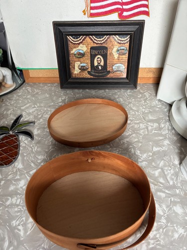LINCLLN PRINT AND WOOD OVAL BOK WITH COPPER RIVITS - Picture 2 of 4