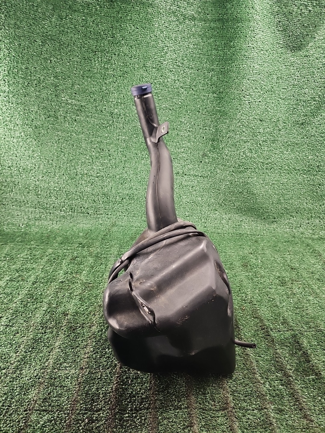 03-08 Maserati Quattroporte M139 Headlight Windshield Washer Bottle Tank OEM