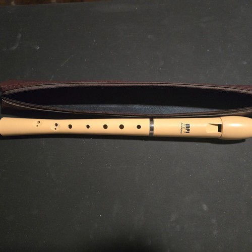MPI Antiqua Soprano Recorder with Baroque Fingering- Barely used 