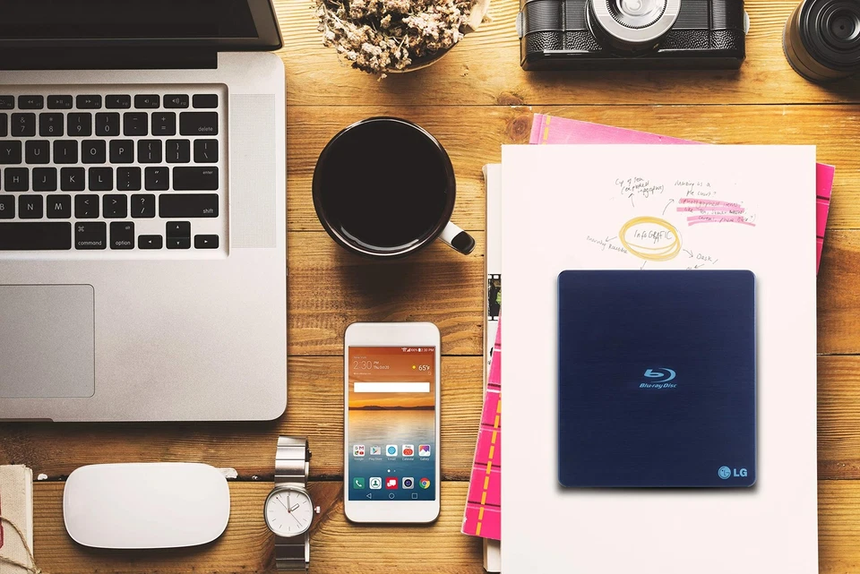 Grabadora Blu-ray/DVD portátil delgada LG WP50NB40 Foto 3 de 3