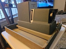 Vintage Argus 300 Automatic Slide Projector w/ Carrying Case. Not tested.
