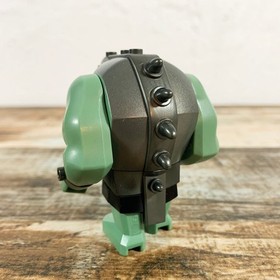 LEGO cas424 Castle Troll Sand Green w Black Armor Minifigure 7097