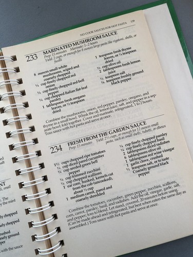 365 Ways To Cook Pasta By Marie Simmons cookbook Italian recipes 1996 - Bild 7 von 7