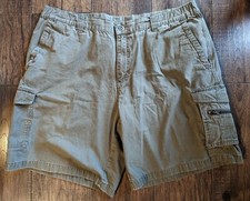 Columbia Men's XL Canvas Cotton Cargo Shorts Olive Khaki 100 Cotton Zip Pockets