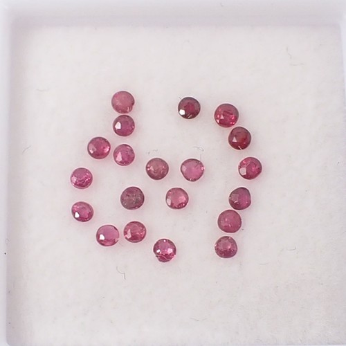 Natural Round 1.50-1.60 mm Red-Pinkish Ruby Gemstone, 0.50 carat, Qty 20 pieces - Picture 3 of 8