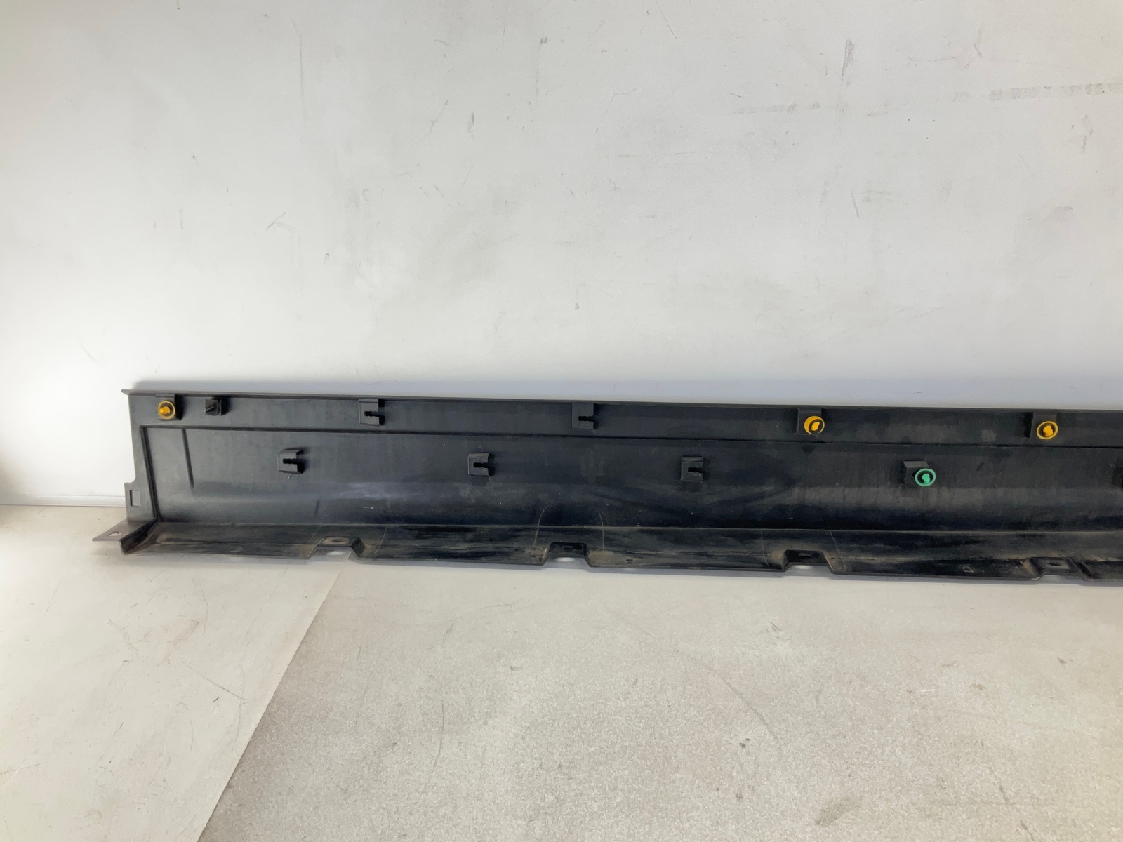 17-20 MASERATI Levante Right Passenger Side Rocker Panel Skirt Molding OEM CM