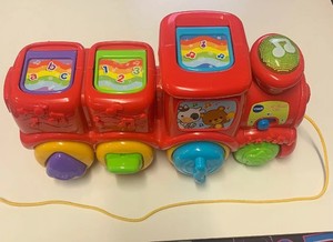 vtech baby pop up friends train