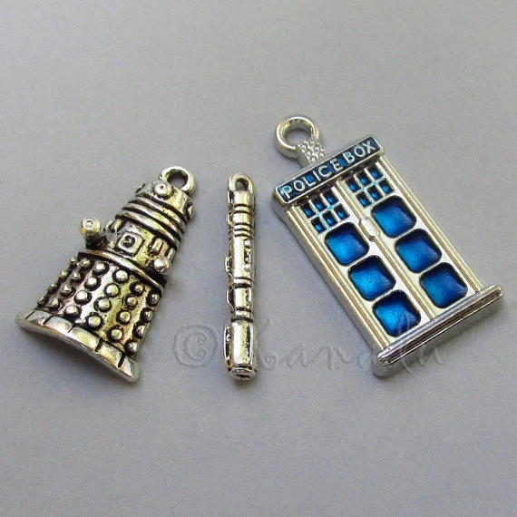 Doctor Who Venta al por mayor Tardis Dalek Union Jack dijes mezcla CM2014 - 10, 20 o 50 piezas Foto 4 de 4