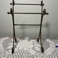 Vintage Standing Towel Rack. Bronze Color. Mi...