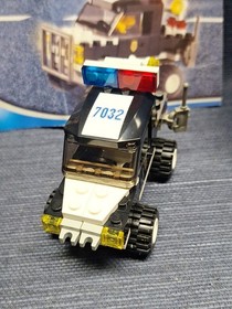 LEGO World City 7032 Highway Patrol & Undercover Van READ DESCRIPTION