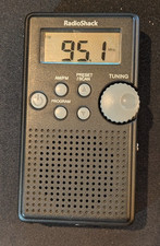 Radio Shack Digital Pocket Radio Model 12-587 1200587 VERIFIED ANTENNA BROKEN