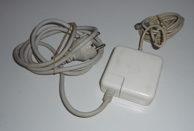 Apple 60W MagSafe Power Adapter A1344