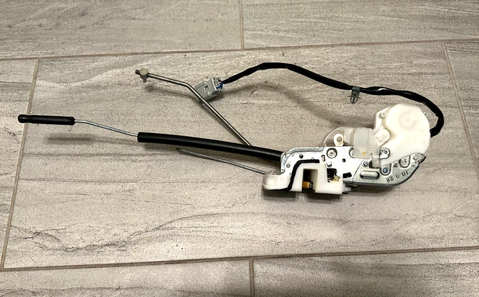 Actuador de bloqueo de puerta delantero izquierdo genuino Honda CR-V 1997 A 2001 - GARANTÍA DE POR VIDA Foto 2 de 4