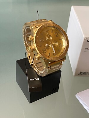 NIXON 51-30 CHRONO ALL GOLD
