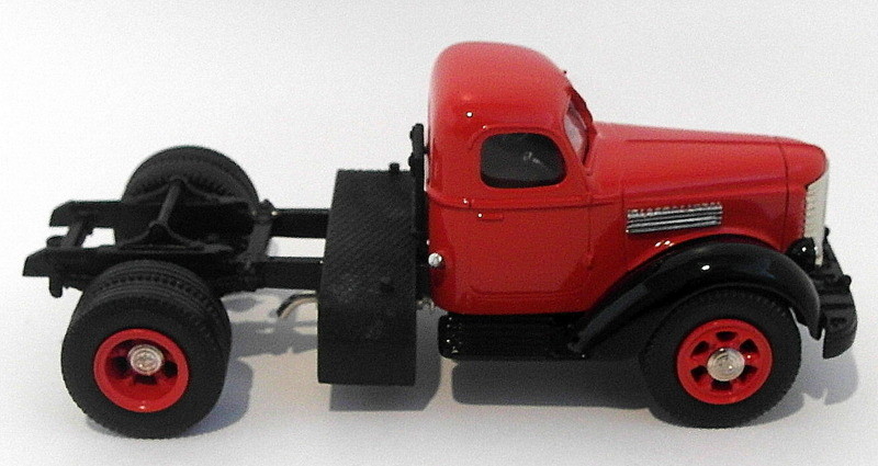 TRACTEUR SEMI REMORQUE AMERICAIN INTERNATIONAL KB-12 CAB 1947 - ERTL