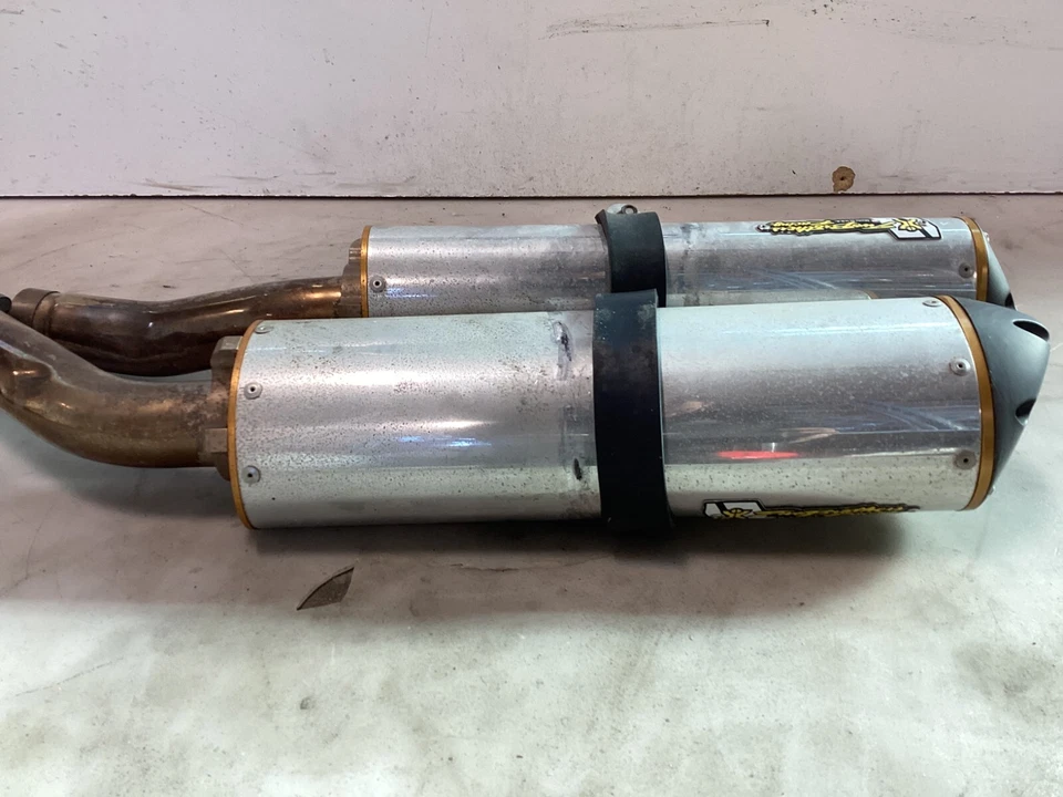 07-08 Yamaha R1 Two Brothers Racing Carbono M-2 Sistema Doble Deslizable Foto 3 de 4