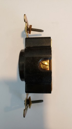 899 EAGLE 3 WIRE EAGALOK SINGLE RECEPTACLE 20A, 125V - Picture 2 of 5