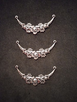3 Pieces, Antiqued Silver-plated Pewter Connector, Flowers, Focal Piece