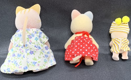 Calico Critters Sylvanian Families gemischte Katzenfamilie 3er Set Arme & Beine mit Gelenken - Bild 2 von 9