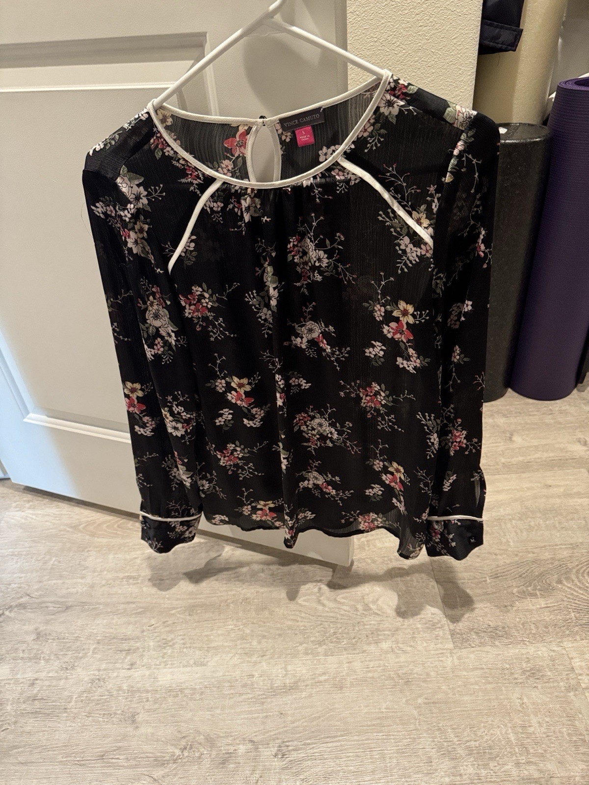 Vince Camuto Black Pink Floral Long Sleeve Blouse Women's Size S