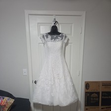 Oleg Cassini (Tea-Length) CMK513 Wedding Dress / Size 8/ Ivory read description!