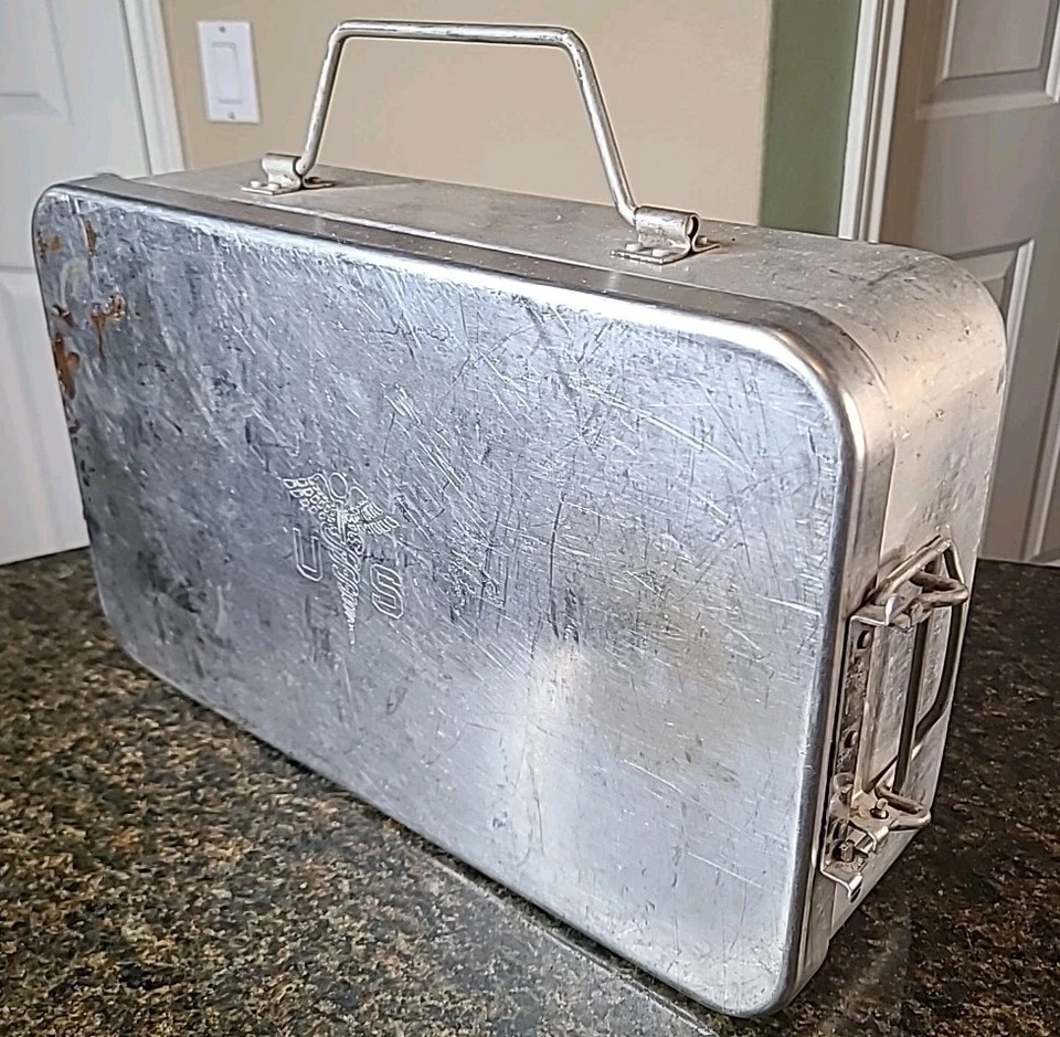 Coleman 523 USA MD Medical Military 2 Burner Field Stove In Case WWII AGMCO 1945 - Image 3 of 4